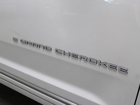 New 2026 Jeep Grand Cherokee Summit w/ MOPAR Finishing Package AWD/4WD image 49