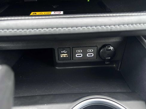 Used 2024 Toyota Highlander XLE image 25