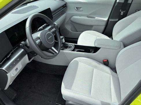 Used 2025 Hyundai Kona SEL FWD image 27