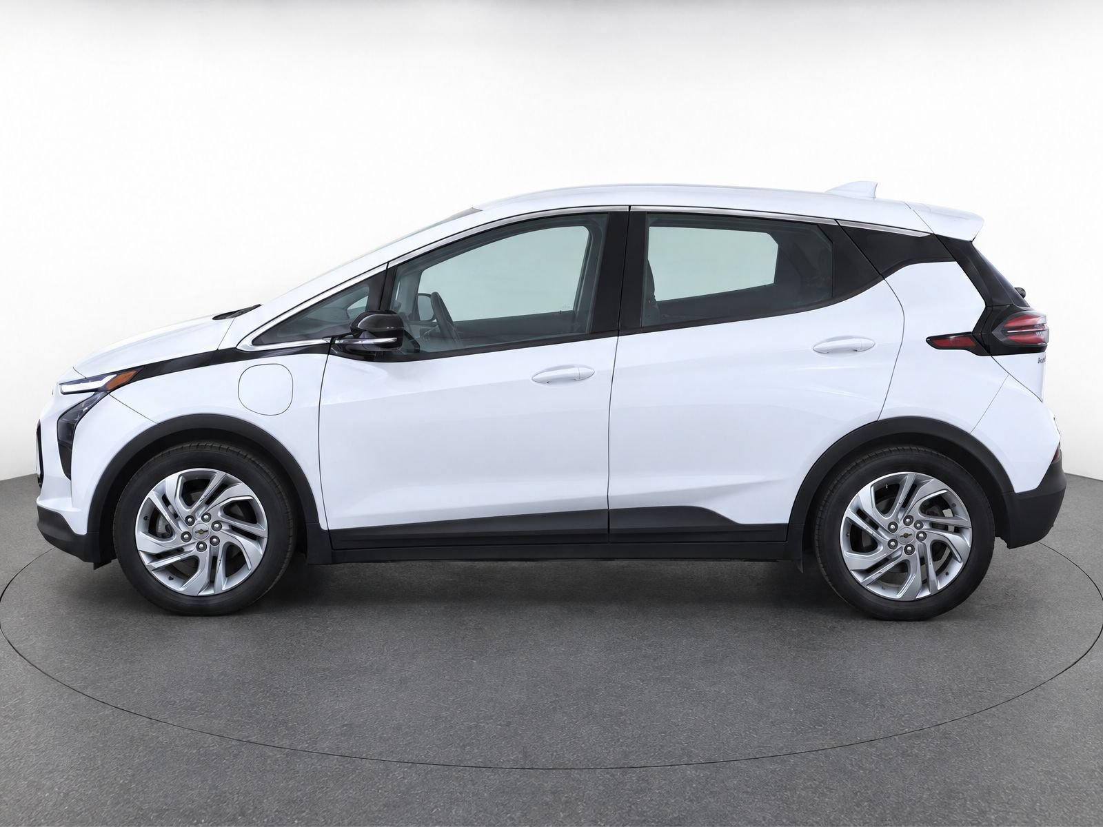 Used 2023 Chevrolet Bolt LT w/ Driver Confidence Package FWD image 7