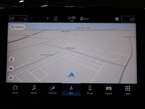 Used 2025 Chrysler Pacifica Limited image 14