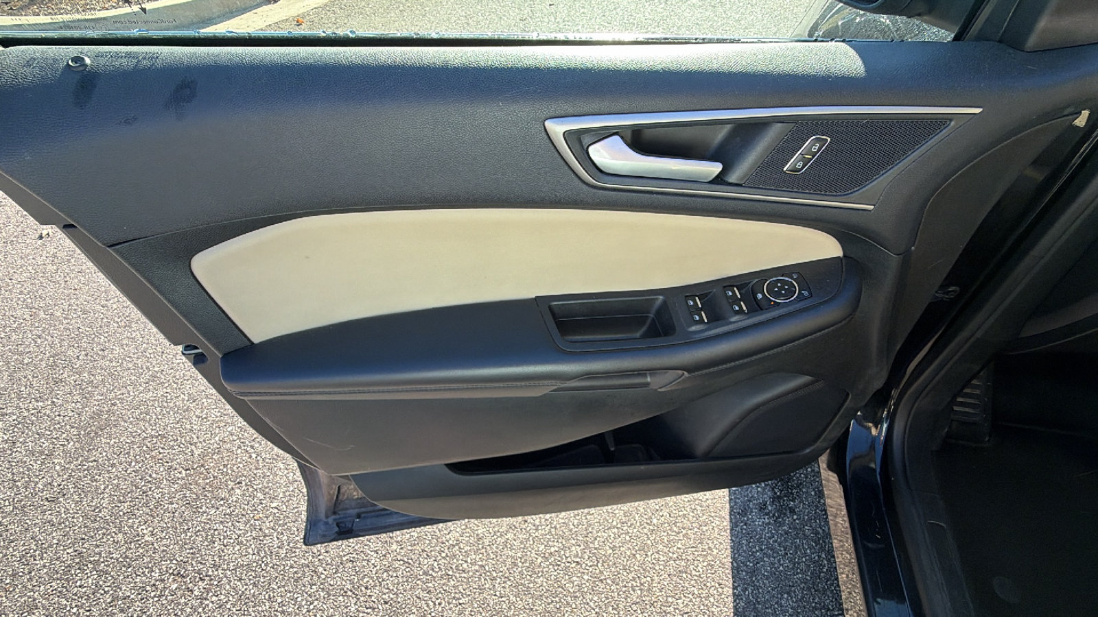 Used 2024 Ford Edge SEL AWD/4WD image 14