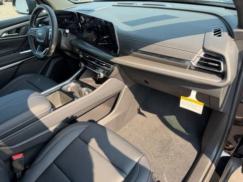 New 2026 Chevrolet Traverse LT w/ Driver Confidence Package FWD image 16