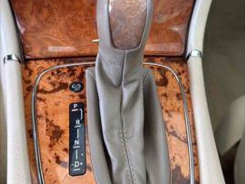 Used 2005 Mercedes-Benz E 320 Sedan image 17