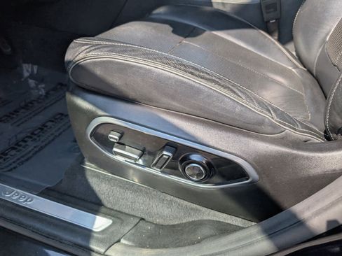 Used 2022 Jeep Grand Cherokee L Overland w/ Luxury Tech Group IV image 23