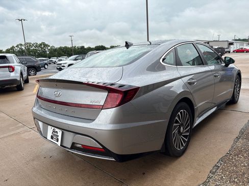 Used 2023 Hyundai Sonata Limited w/ Cargo Package FWD image 8
