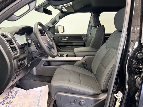 New 2026 RAM 1500 4x4 Crew Cab image 3