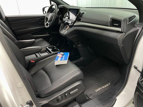 Used 2024 Honda Odyssey Sport image 35