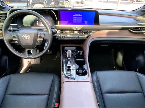 Used 2024 Toyota Crown Limited image 16