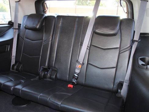 Used 2017 Cadillac Escalade Premium Luxury RWD image 16