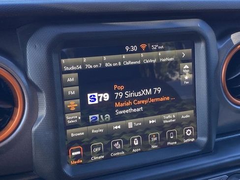 Used 2022 Jeep Gladiator Mojave w/ Cold Weather Group image 17