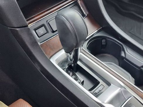 Used 2024 Subaru Ascent Touring image 17