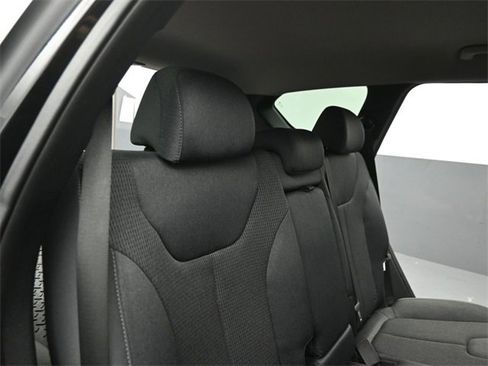 Used 2019 Hyundai Santa Fe SE image 25