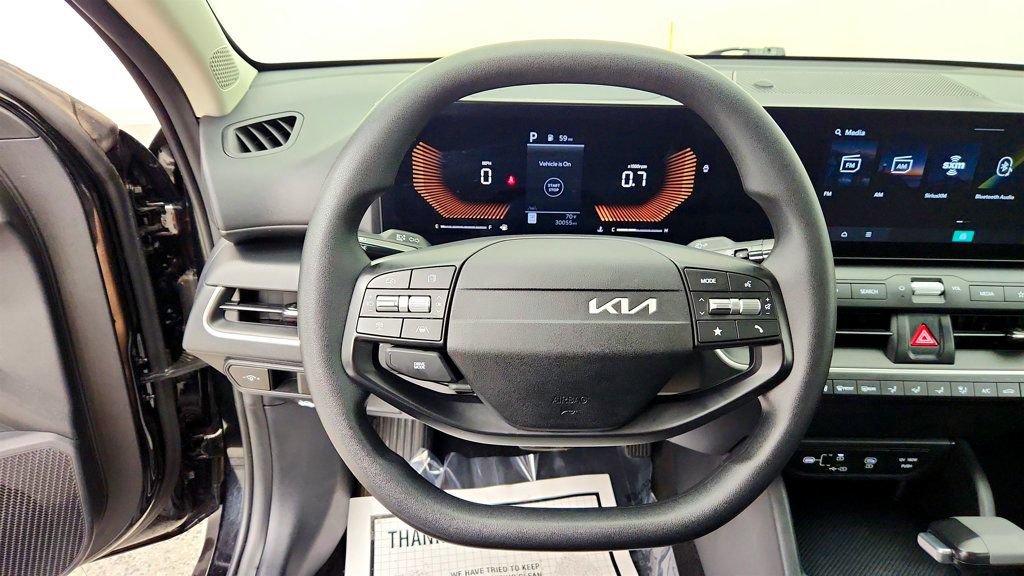 Used 2025 Kia K4 FWD image 13