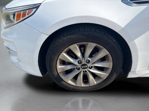 Used 2018 Kia Optima EX w/ Premium Package FWD image 28