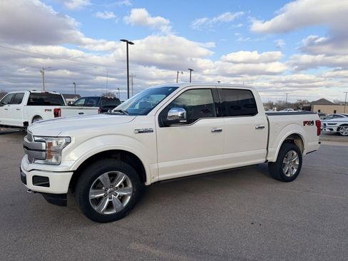Used 2018 Ford F150 Platinum w/ Equipment Group 701A Luxury image 12