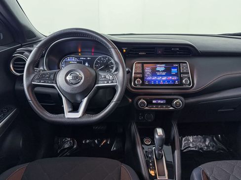 Used 2018 Nissan Kicks SR image 14