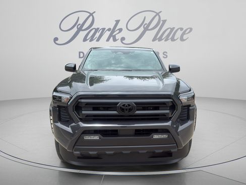 Used 2026 Toyota Tacoma SR5 AWD/4WD image 8