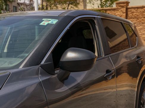 Used 2023 Nissan Rogue S FWD image 12