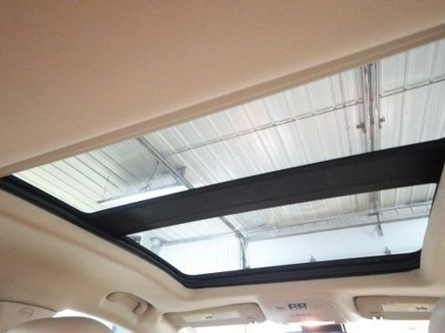 Used 2013 Buick LaCrosse Leather FWD image 12