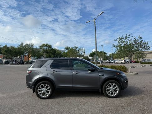 Used 2018 Land Rover Discovery Sport HSE AWD/4WD image 4