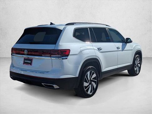 New 2026 Volkswagen Atlas SE image 2