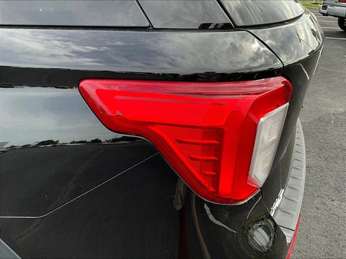 Used 2022 Ford Explorer XLT AWD/4WD image 23