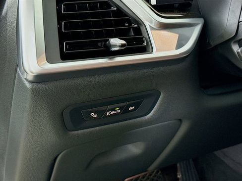 Used 2026 BMW X5 xDrive40i w/ Premium Package image 10