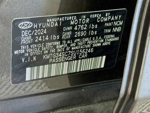 Used 2025 Genesis G70 2.5T image 40