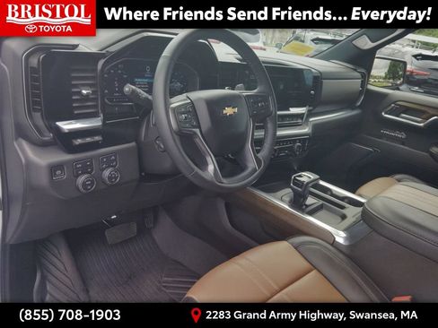 Used 2024 Chevrolet Silverado 1500 High Country w/ Technology Package AWD/4WD image 14