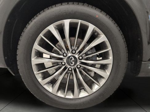 Used 2019 INFINITI QX80 Luxe w/ Proactive Package AWD/4WD image 3