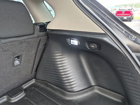 Used 2025 Honda HR-V LX image 15