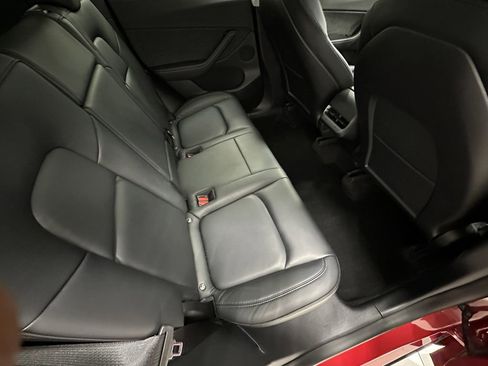 Used 2021 Tesla Model Y Long Range image 17