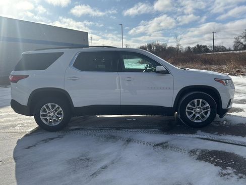 Used 2021 Chevrolet Traverse LT image 8