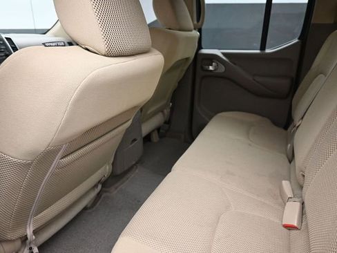 Used 2012 Nissan Frontier SV w/ SV Premium Utility Pkg image 15