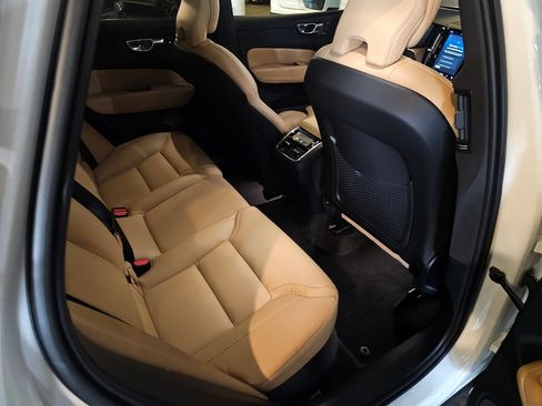 Certified 2023 Volvo XC60 B5 Ultimate w/ Climate Package AWD/4WD image 8