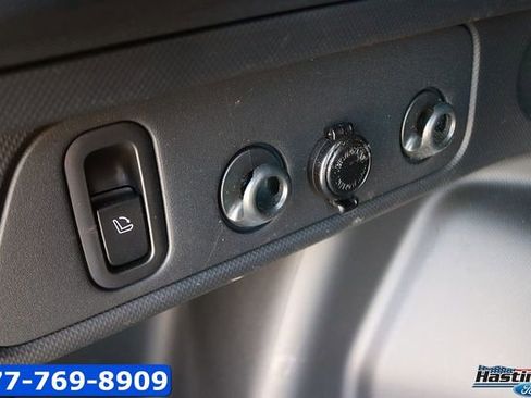 Used 2025 Subaru Forester Touring w/ Popular Package - Touring AWD/4WD image 17