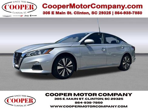 Used 2022 Nissan Altima 2.5 SV FWD image 1