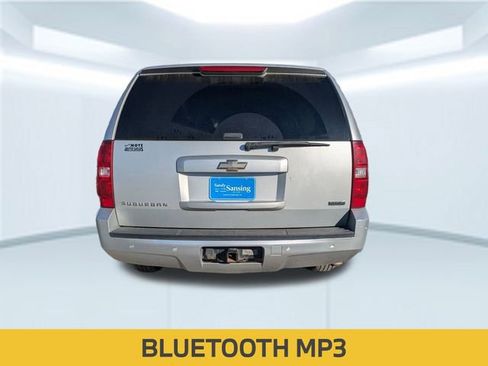 Used 2010 Chevrolet Suburban LT image 2
