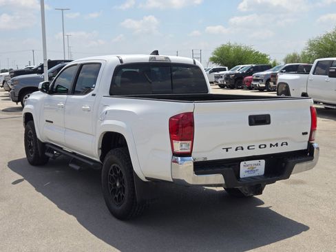 Used 2021 Toyota Tacoma SR5 RWD image 5
