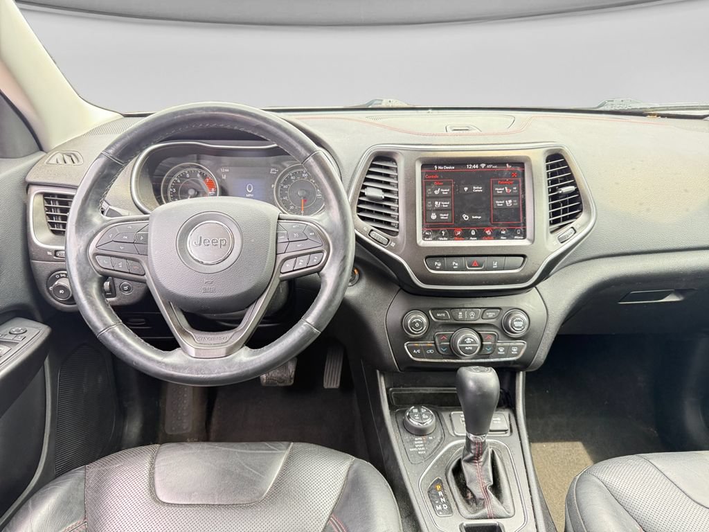 Used 2019 Jeep Cherokee Trailhawk AWD/4WD image 24