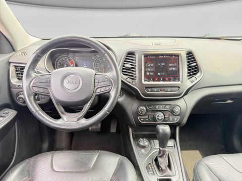 Used 2019 Jeep Cherokee Trailhawk AWD/4WD image 24