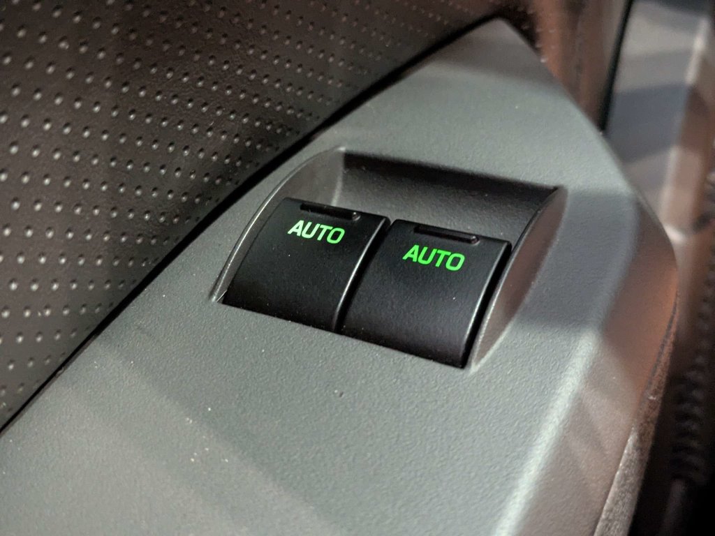 Used 2009 Ford Mustang Shelby GT500 RWD image 24