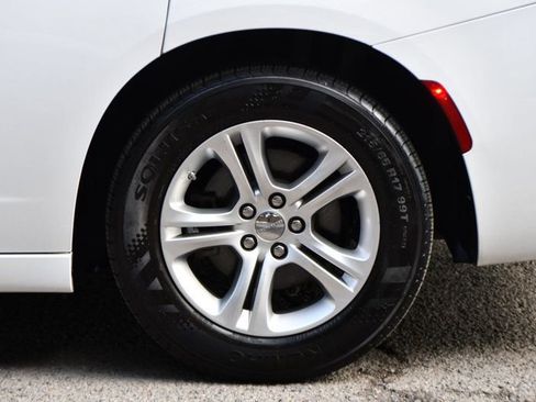 Used 2022 Dodge Charger SXT w/ Leather Interior Group image 10