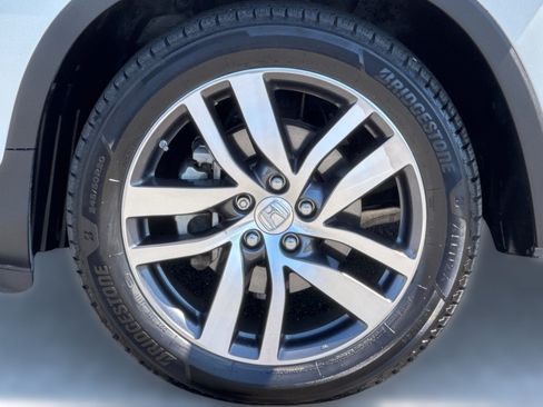 Used 2017 Honda Pilot Touring image 11
