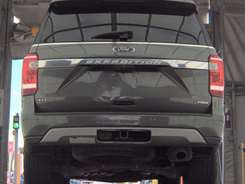 Used 2021 Ford Expedition XLT w/ FX4 Off-Road Package AWD/4WD image 7