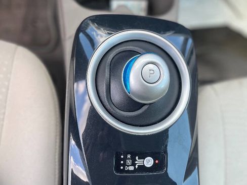 Used 2012 Nissan Leaf SV image 13