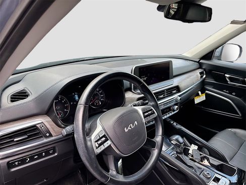 Used 2022 Kia Telluride EX w/ EX Premium Package image 10
