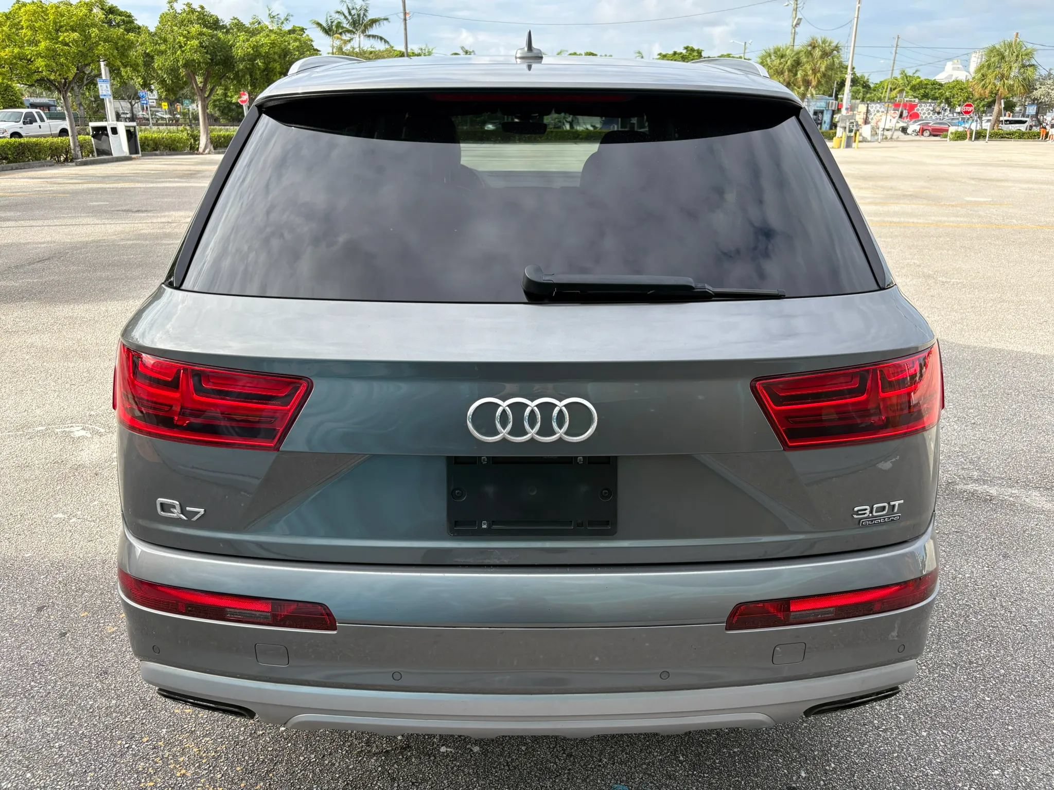 Used 2017 Audi Q7 3.0T Premium Plus w/ Premium Plus Package AWD/4WD image 7