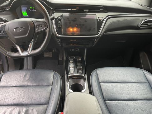 Used 2023 Chevrolet Bolt EUV LT w/ Convenience Package image 11